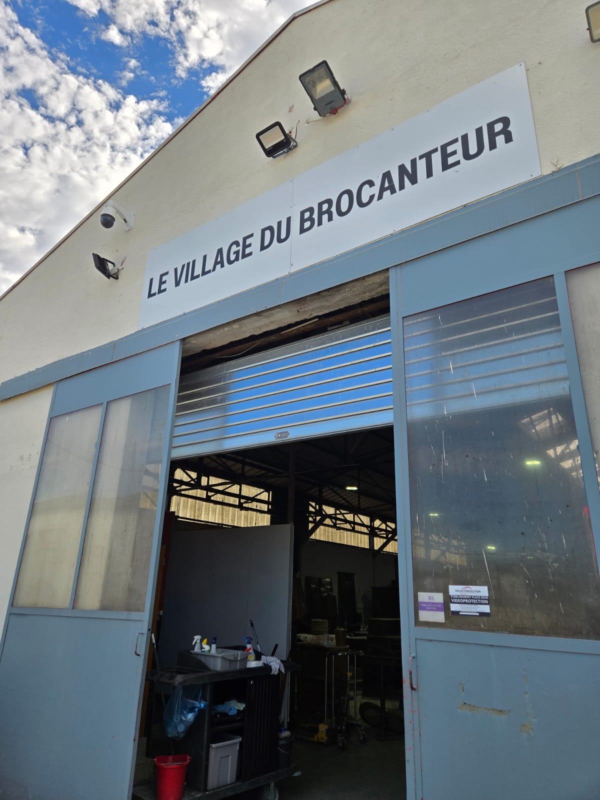 Installation de vidéosurveillance pour un site professionnel près de Nîmes à Vauvert