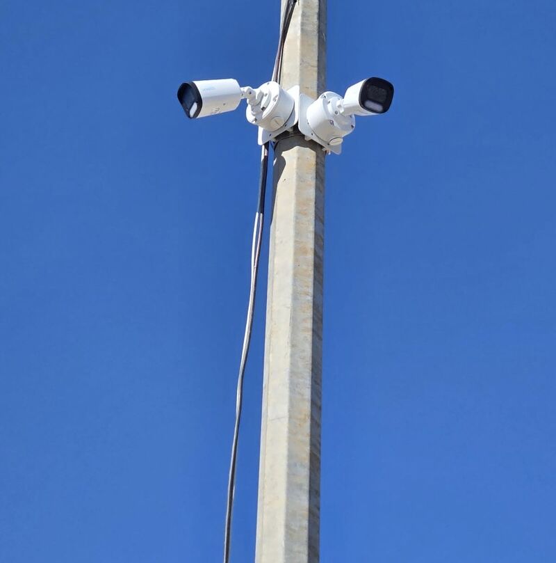 Caméras de vidéosurveillance extérieure pour un entrepôt agricole à Nîmes